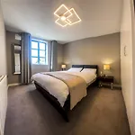 Stunning Duplex With Private Parking In Dublin 4