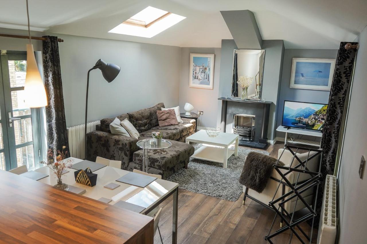 Stunning Duplex With Private Parking In 4